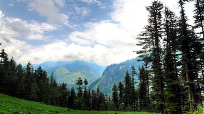 places to visit in India during December | Manali (Himachal Pradesh)