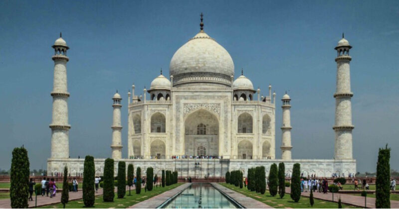 Taj Mahal, Agra | Historical Places in India