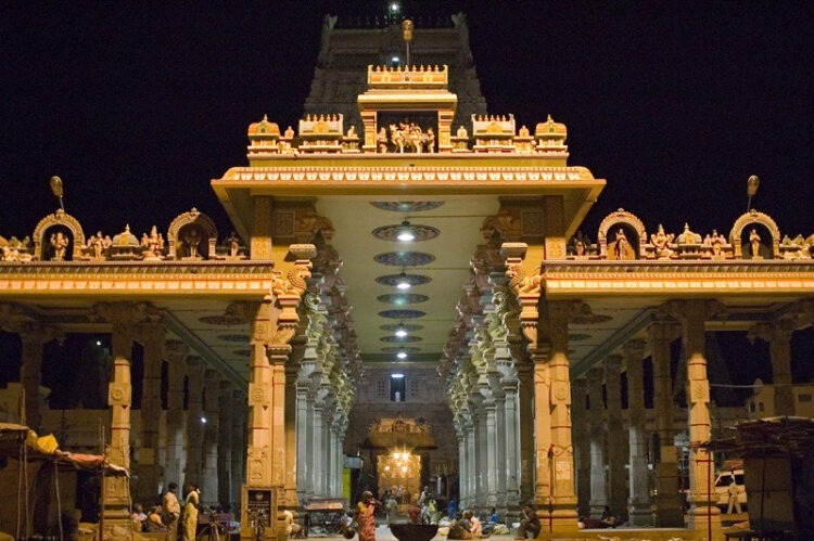 Shri Arunachaleswarar Temple Entrance | Trend Around US