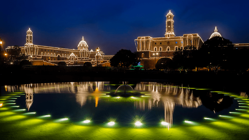 Top 8 Places To visit in Delhi at Night | Best Night Out Places in Delhi
