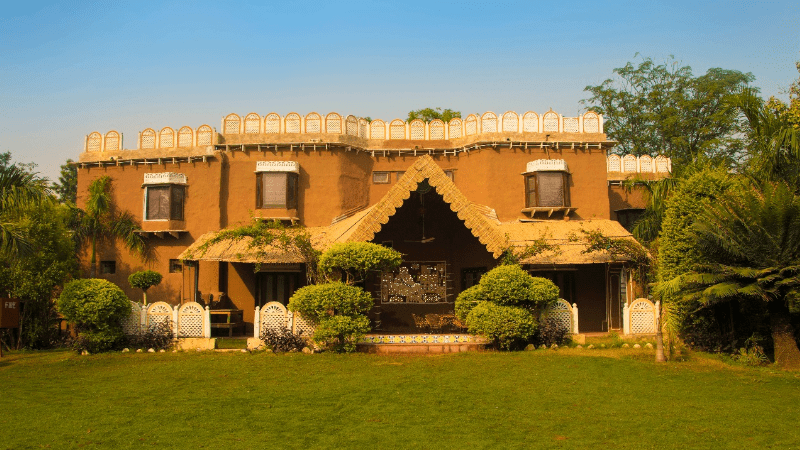 best places to stay near delhi for couples