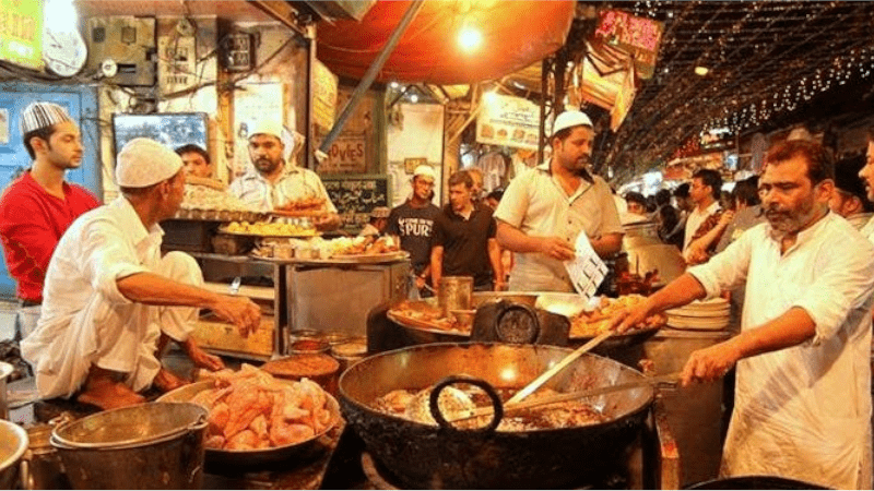  7 Best Places to Eat Non-veg Street Food in Delhi 