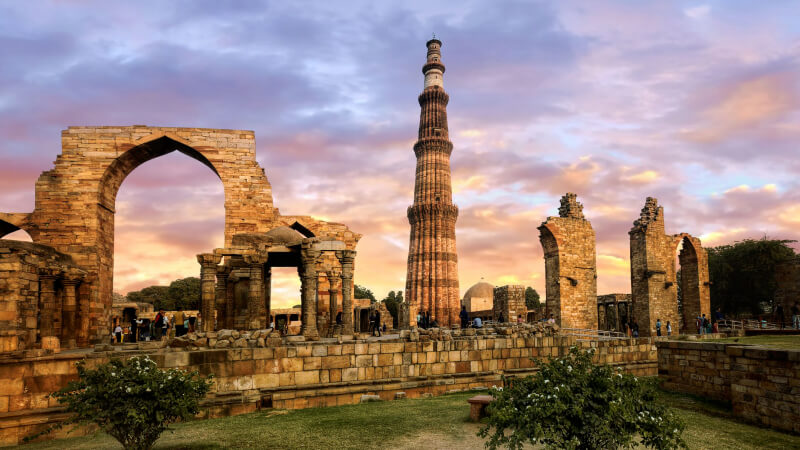 Explore the Iconic Historical Monuments to Visit in Delhi