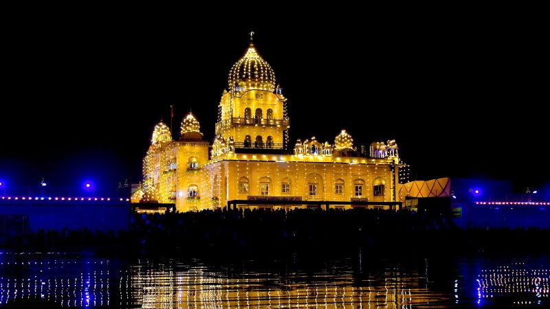 Gurudwara Bangla Sahib - A Place to Visit in CP Delhi for Every Religion