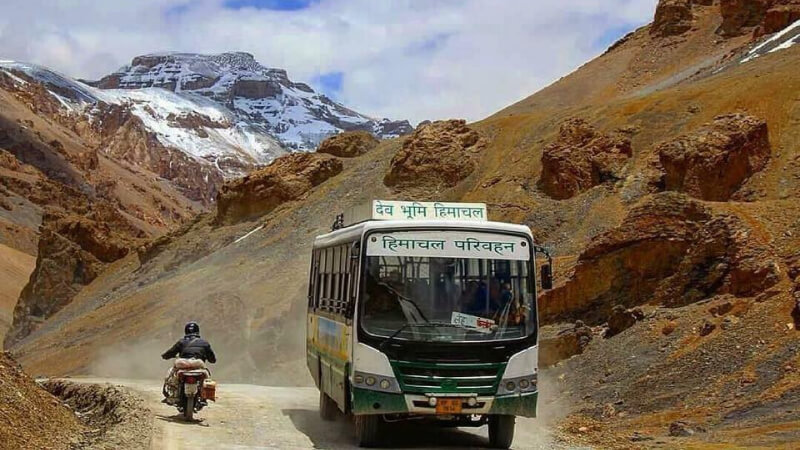 Reach Manali by Boarding a Bus, the Cheapest Way