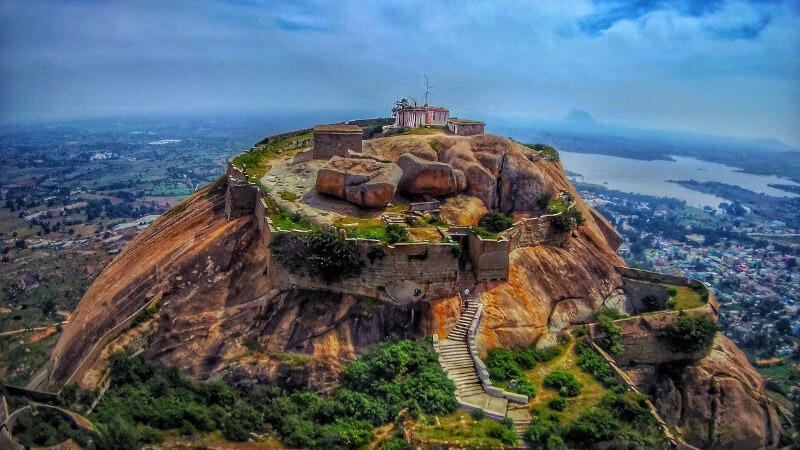 Gudibande Fort, the unspoken magnificence | best offbeat places in karnataka