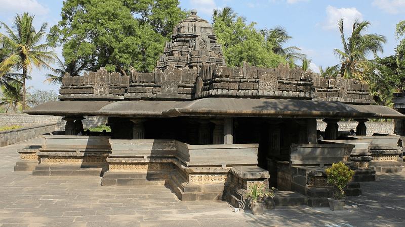 famous temples to visit in Karnataka