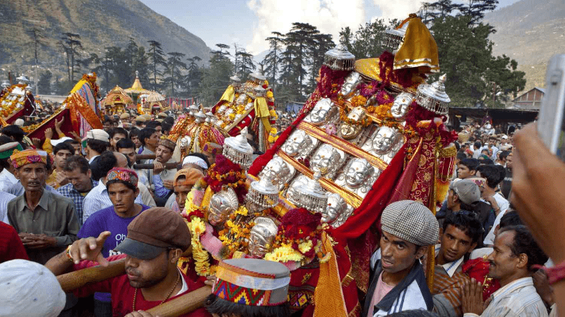 essay on festivals of himachal pradesh