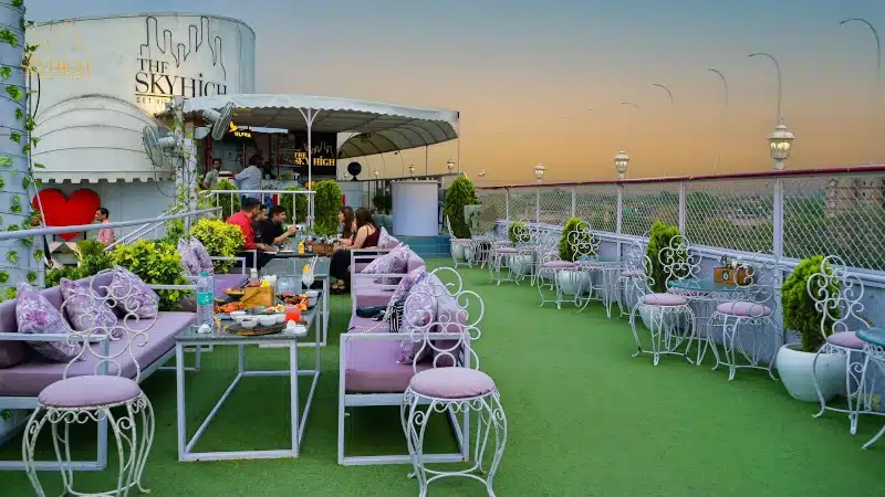 Rooftop Restaurants in Delhi