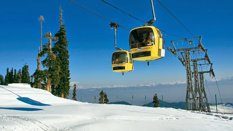 how to travel from delhi to gulmarg